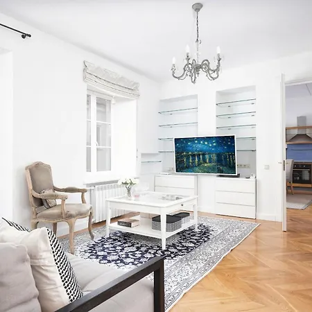 Old Town, Bright, Peaceful, Balcony, Netflix Apartament