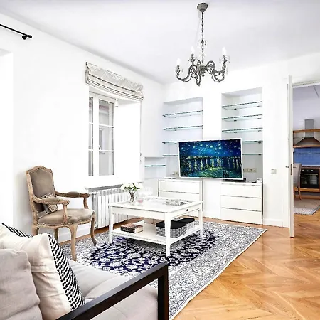 Old Town, Bright, Peaceful, Balcony, Netflix Apartament Wilno