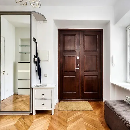 Old Town, Bright, Peaceful, Balcony, Netflix Lägenhet *