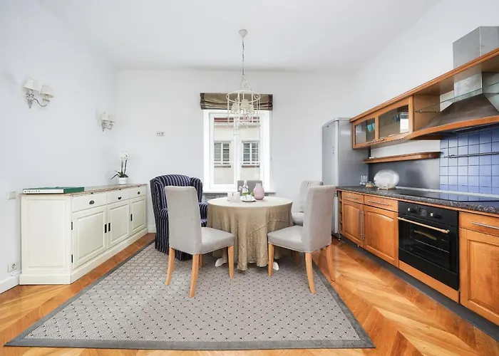 Old Town, Bright, Peaceful, Balcony, Netflix Lejlighed