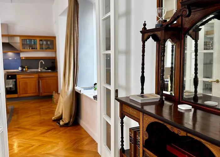 Old Town, Bright, Peaceful, Balcony, Netflix Vilnius