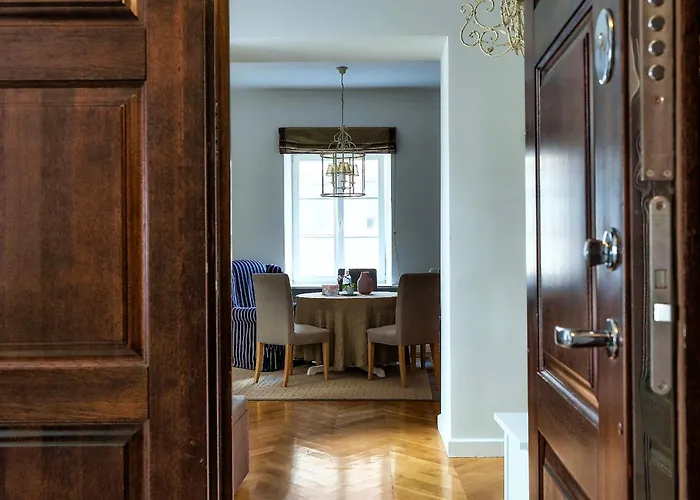 Old Town, Bright, Peaceful, Balcony, Netflix アパート *