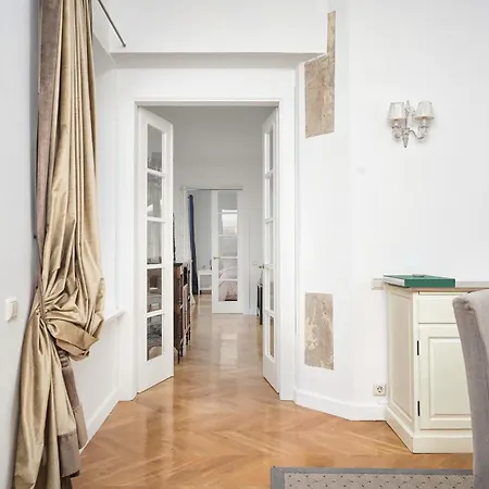 Old Town, Bright, Peaceful, Balcony, Netflix Apartamento *