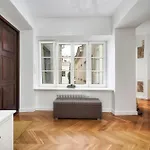 Old Town, Bright, Peaceful, Balcony, Netflix فيلنيوس