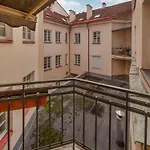 Old Town, Bright, Peaceful, Balcony, Netflix *